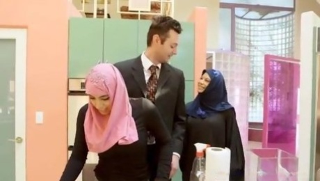 Hijab girl gets her first sex experience